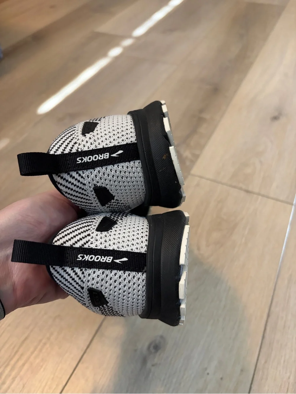Brooks Women’s Revel 5 Sneakers Black and White Size 7